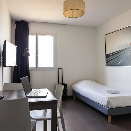 Teneo - Gare Saint Jean Aparthotel 2*