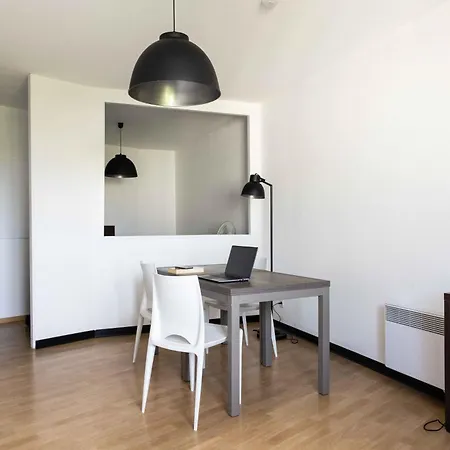 Teneo - Gare Saint Jean Aparthotel 2*