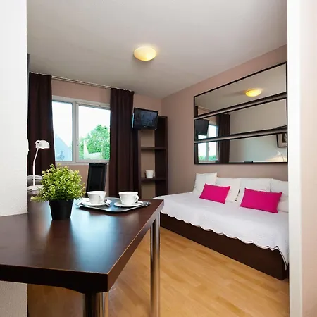 Lejlighedshotel Teneo - Gare Saint Jean