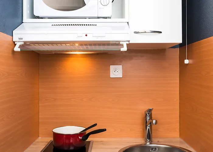 Aparthotel Teneo - Gare Saint Jean 2*