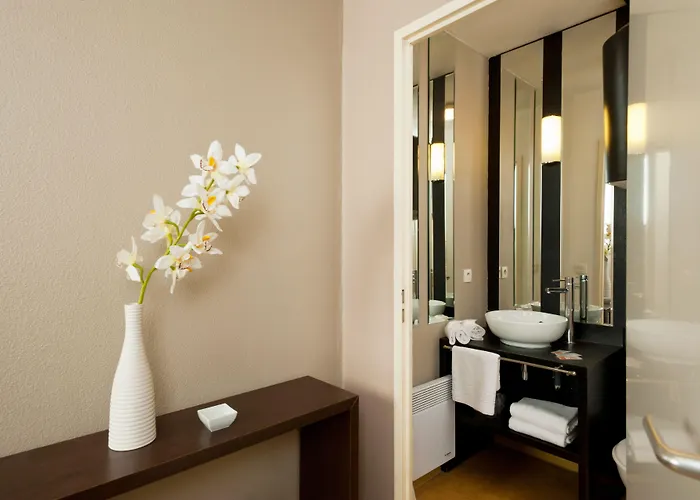 Teneo - Gare Saint Jean